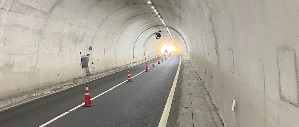 華鼎偉業(yè)智慧照明為福建武夷山路口隧道行車安全保駕護航